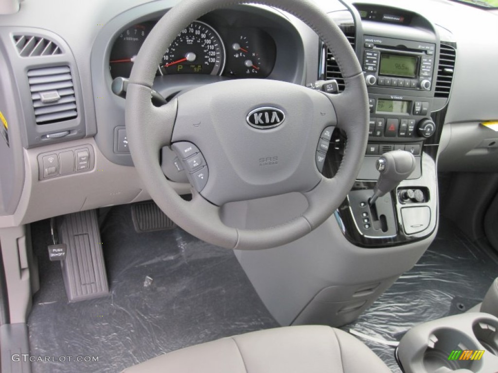 2012 Kia Sedona EX Controls Photos