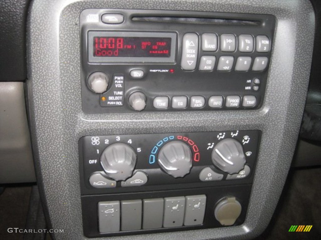 2004 Pontiac Aztek AWD Controls Photo #55699947