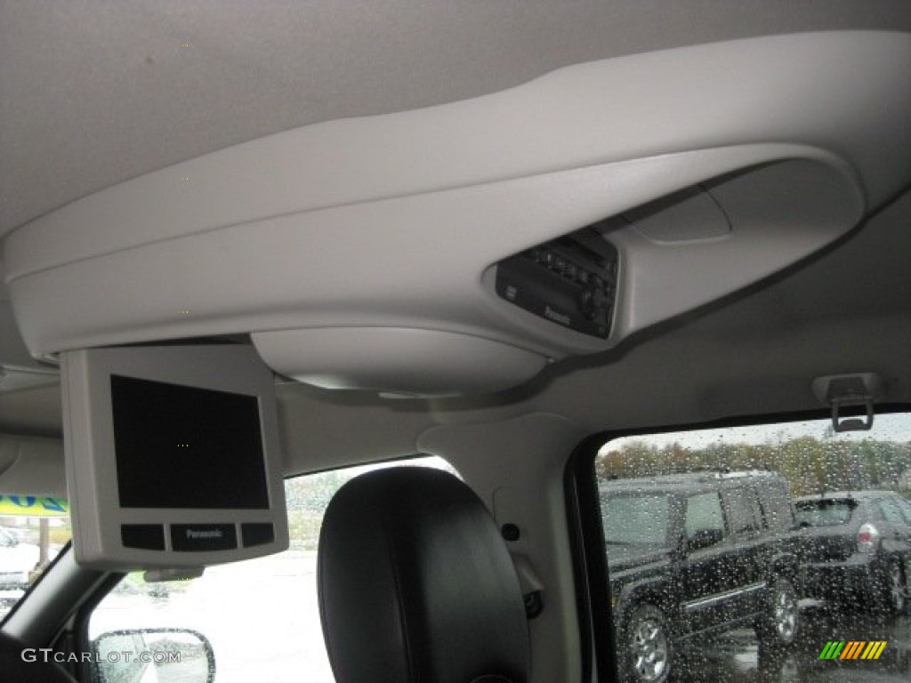 2004 Aztek AWD - Summit White / Dark Taupe photo #31