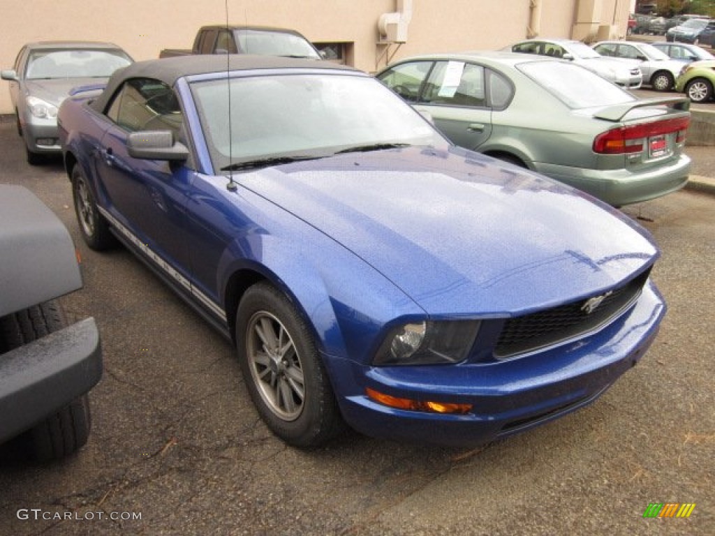 2005 Mustang V6 Premium Convertible - Sonic Blue Metallic / Dark Charcoal photo #1