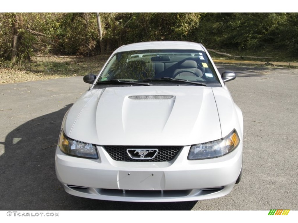 2002 Mustang V6 Coupe - Satin Silver Metallic / Dark Charcoal photo #2