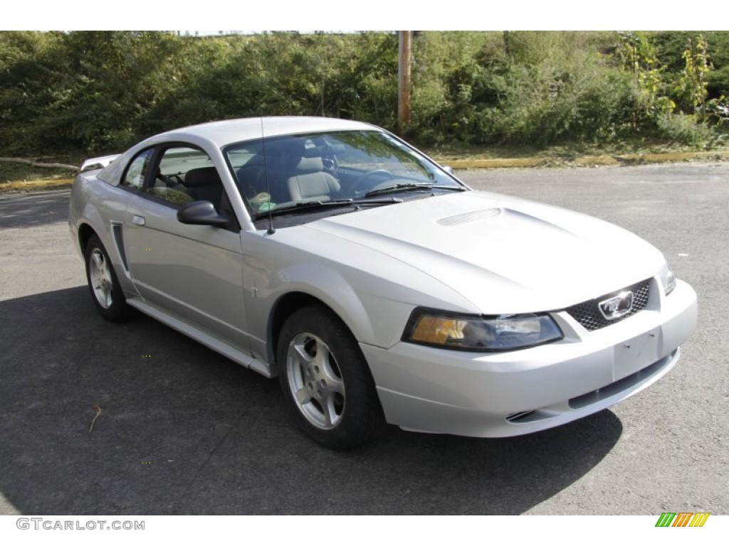 2002 Mustang V6 Coupe - Satin Silver Metallic / Dark Charcoal photo #3