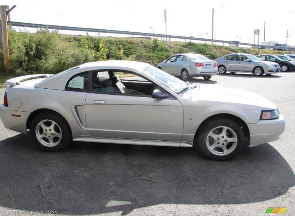 2002 Mustang V6 Coupe - Satin Silver Metallic / Dark Charcoal photo #4
