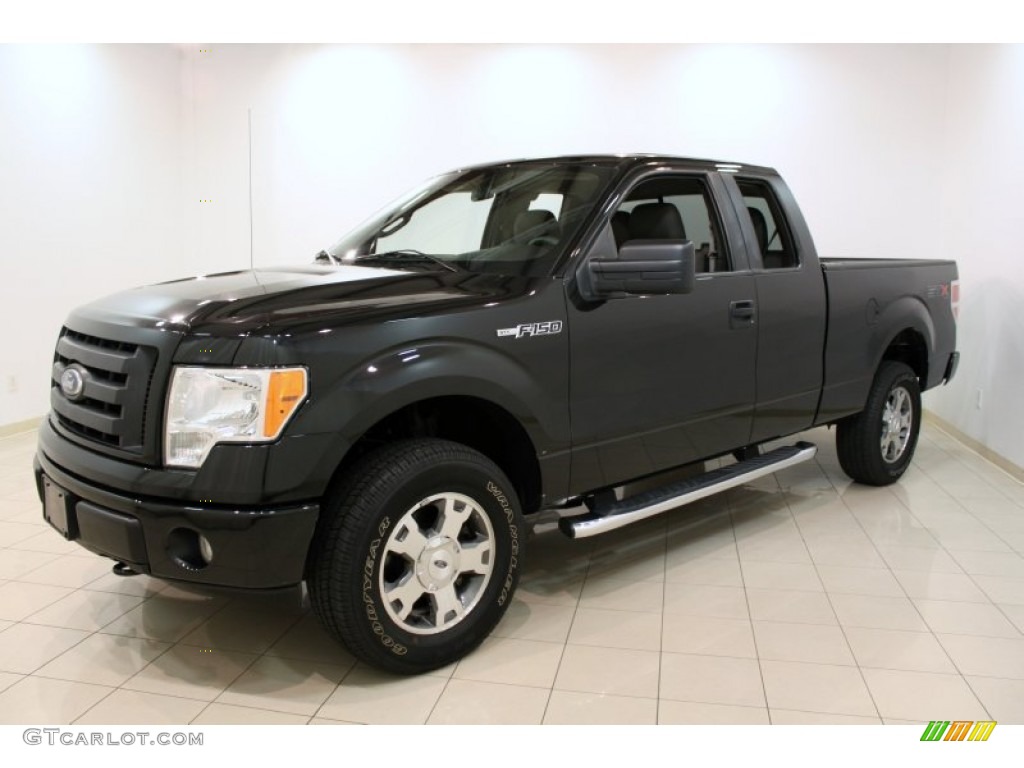2010 F150 STX SuperCab 4x4 - Tuxedo Black / Medium Stone photo #3
