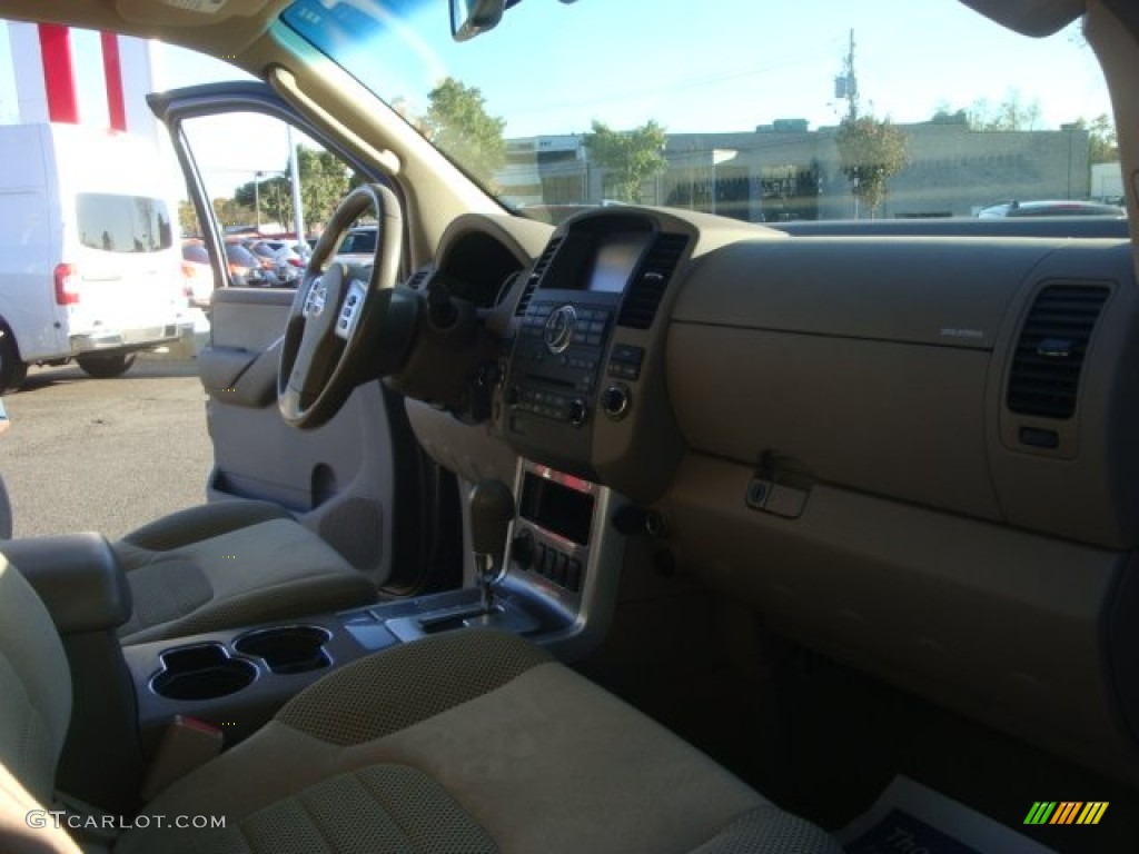 2008 Pathfinder SE 4x4 - Mocha / Cafe Latte photo #29
