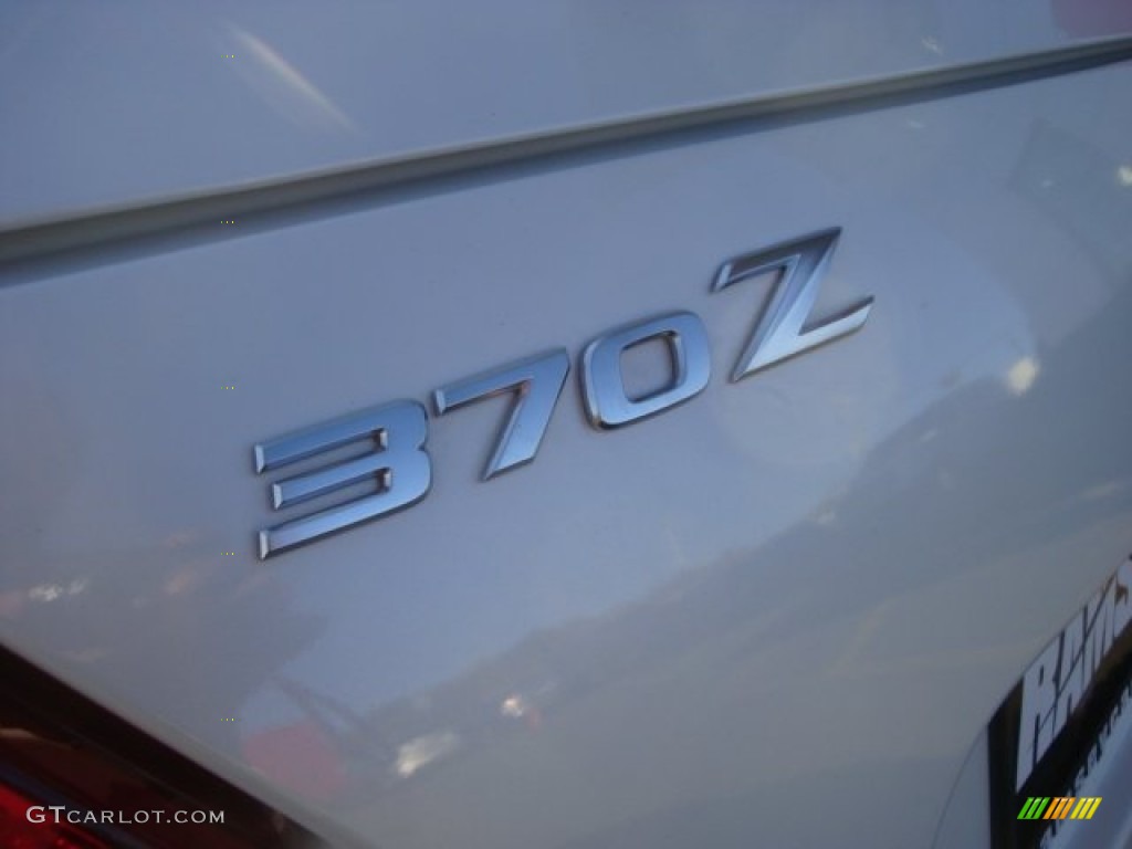 2010 Nissan 370Z Coupe Marks and Logos Photo #55701566