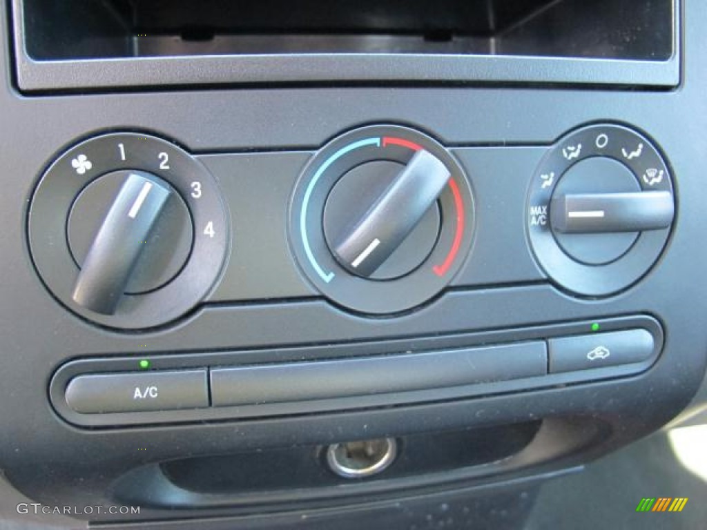 2004 F150 XLT SuperCab - Bright Red / Tan photo #24