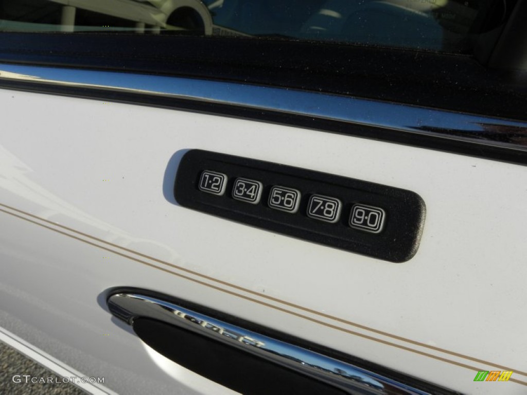 2006 Grand Marquis LS - Vibrant White / Light Camel photo #3