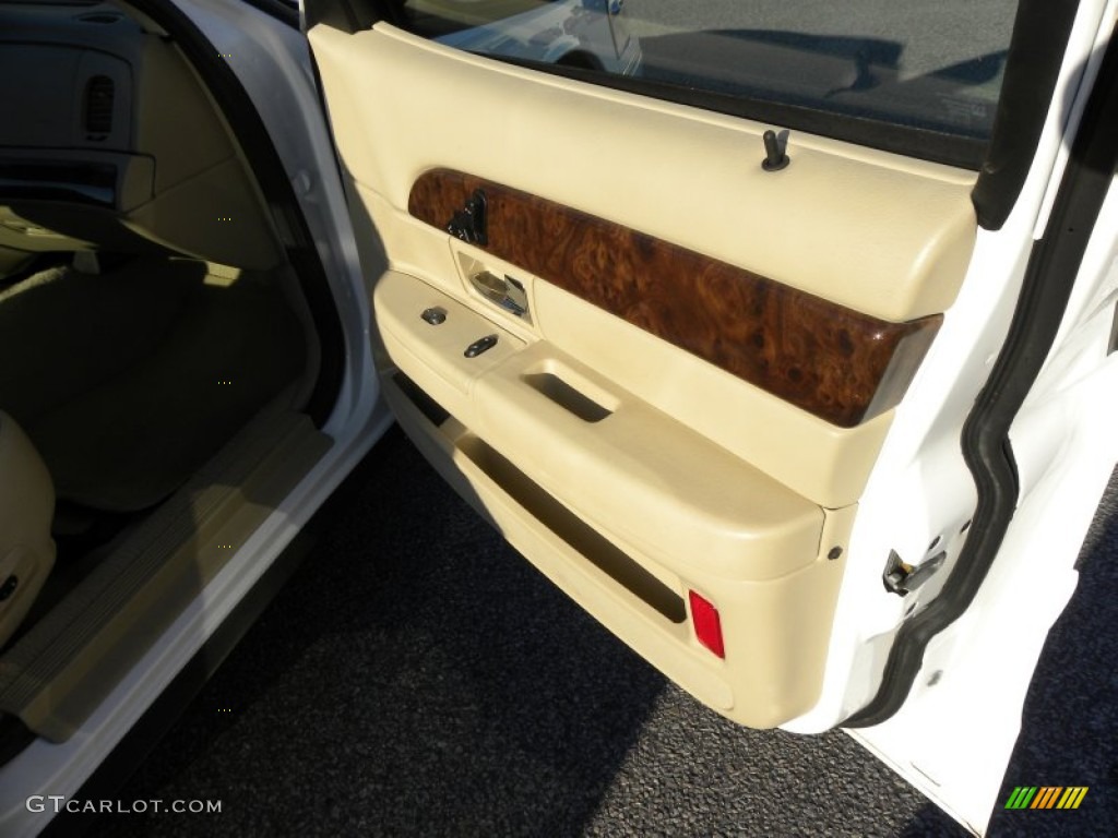 2006 Grand Marquis LS - Vibrant White / Light Camel photo #10