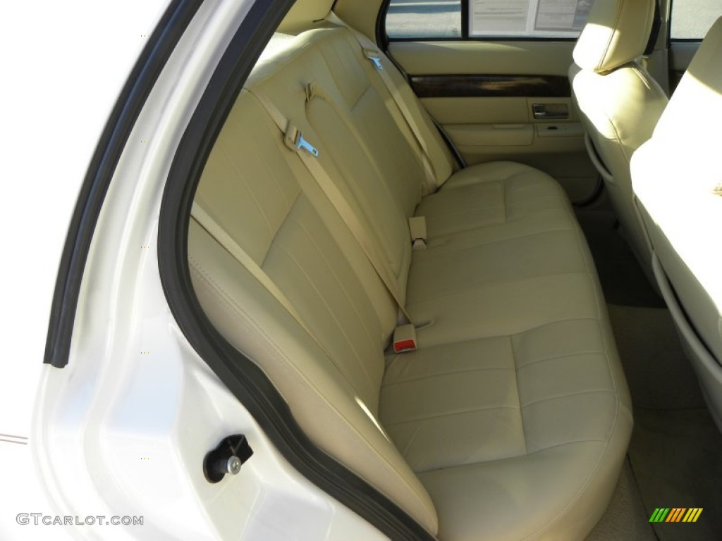 2006 Grand Marquis LS - Vibrant White / Light Camel photo #11