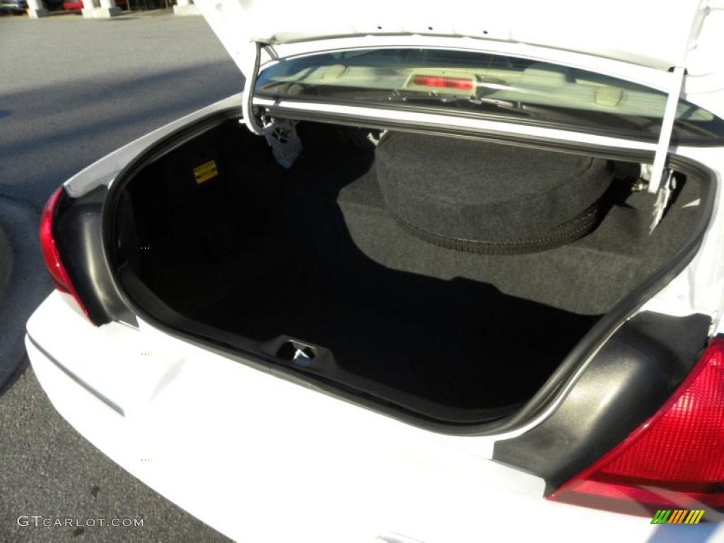 2006 Grand Marquis LS - Vibrant White / Light Camel photo #17