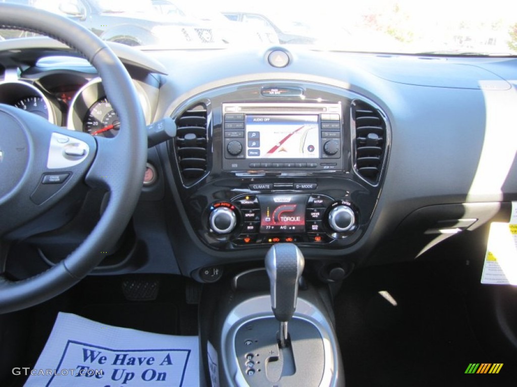 2011 Nissan Juke SV Gray/Silver Trim Dashboard Photo #55705265