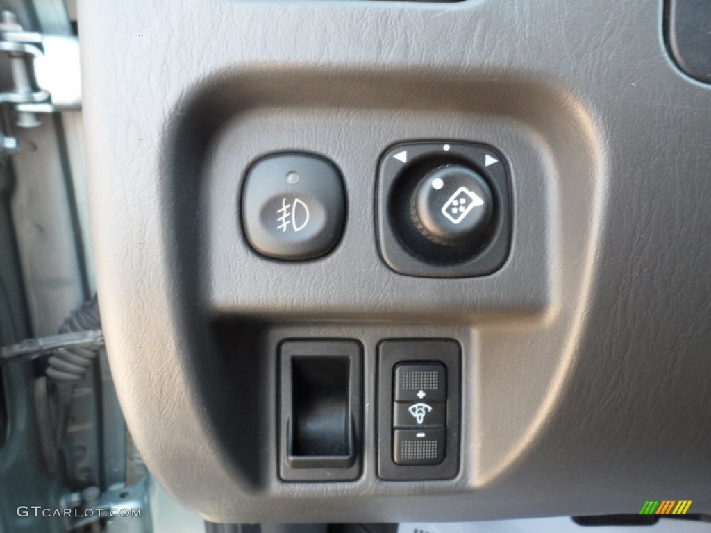 2005 Ford Escape Hybrid Controls Photos