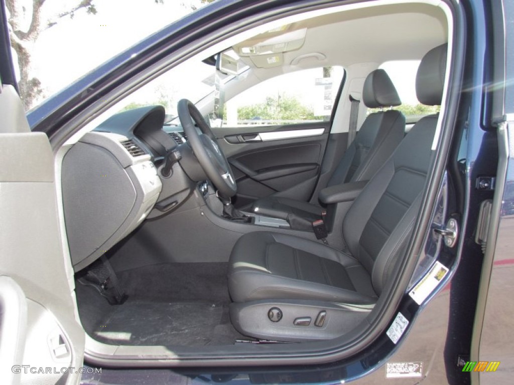 Titan Black Interior 2012 Volkswagen Passat 2.5L SE Photo #55710805