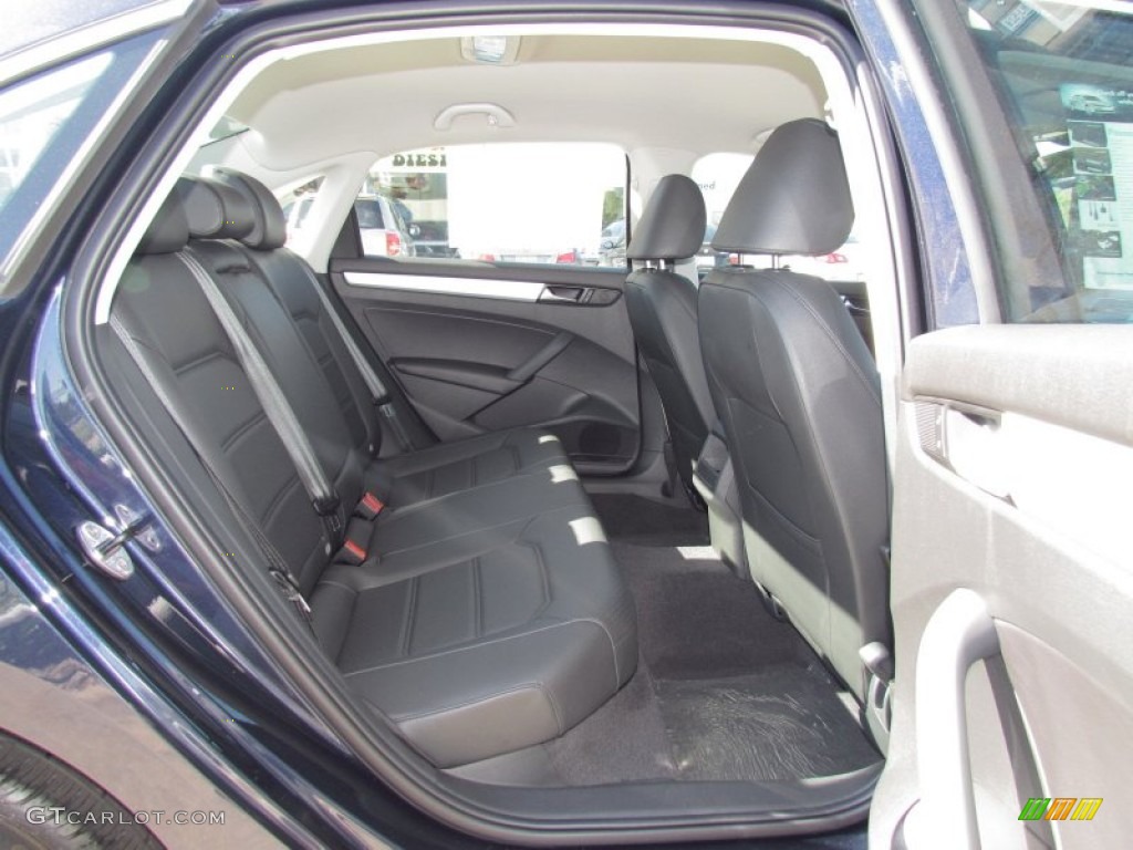 Titan Black Interior 2012 Volkswagen Passat 2.5L SE Photo #55710814