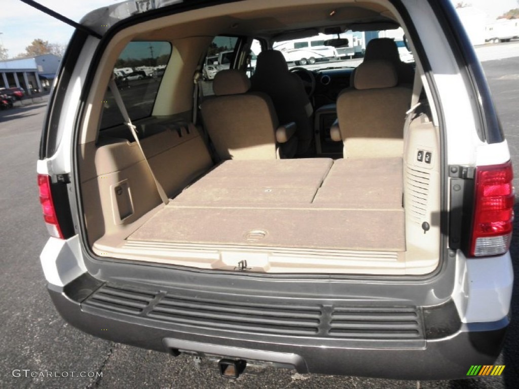 2004 Ford Expedition XLT 4x4 Trunk Photo #55712835