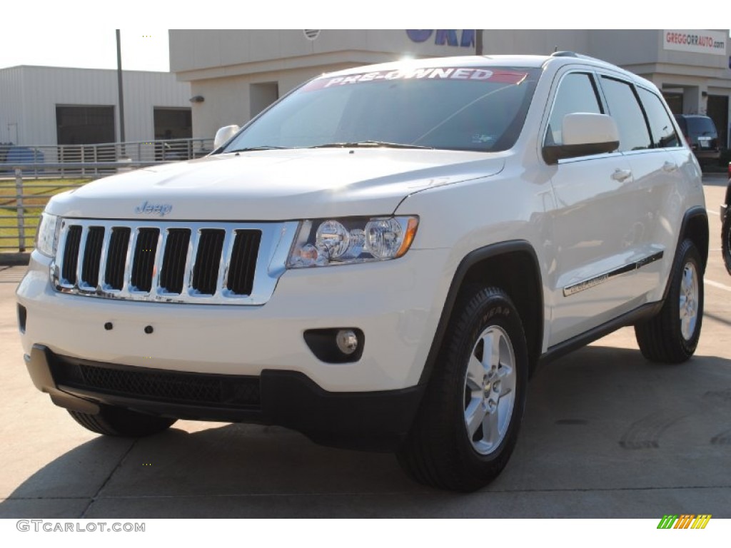 Stone White Jeep Grand Cherokee