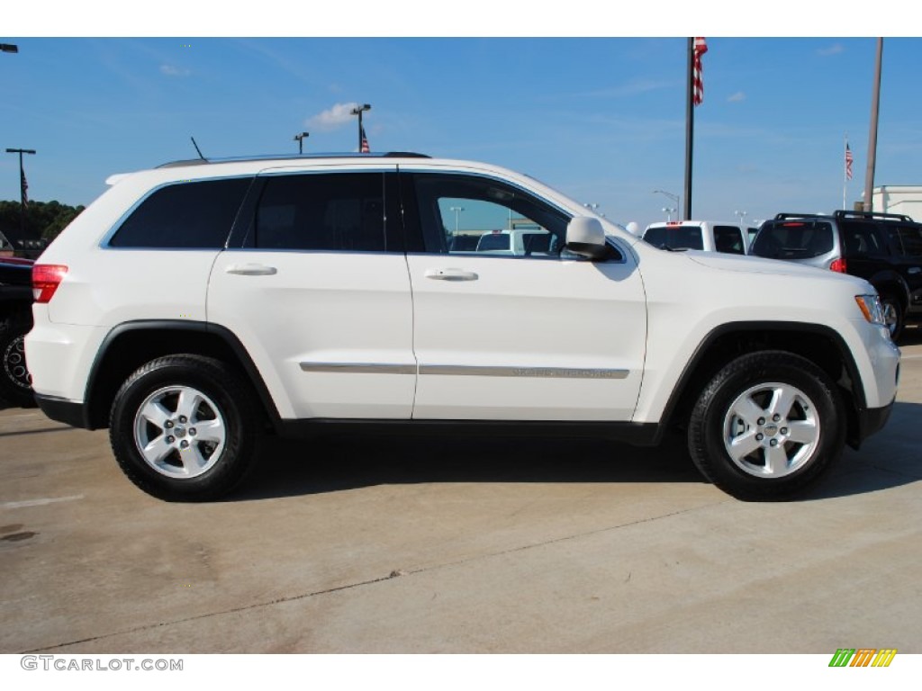 2011 Grand Cherokee Laredo - Stone White / Dark Graystone/Medium Graystone photo #4