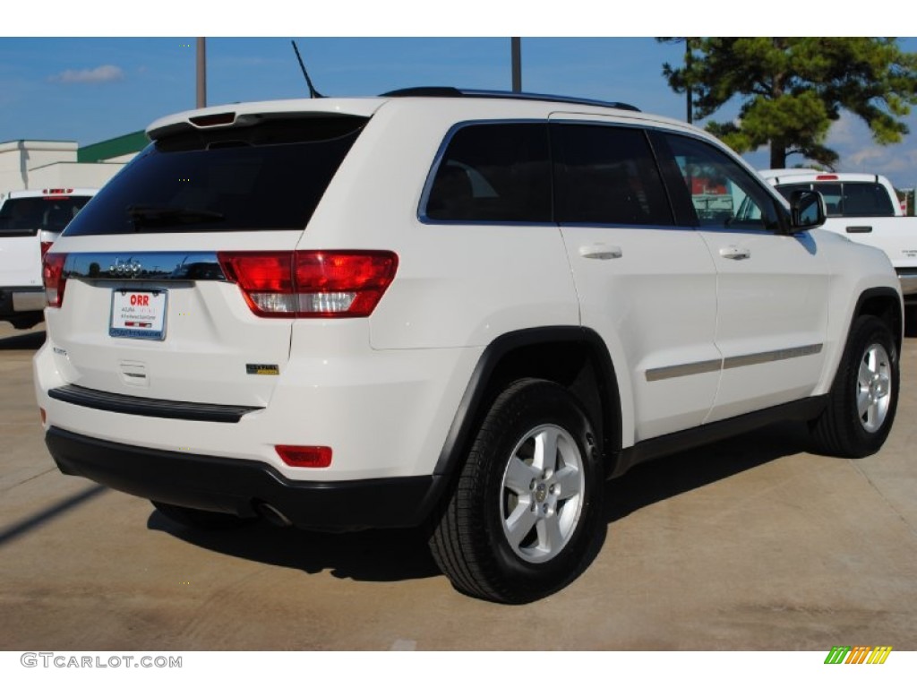 2011 Grand Cherokee Laredo - Stone White / Dark Graystone/Medium Graystone photo #5