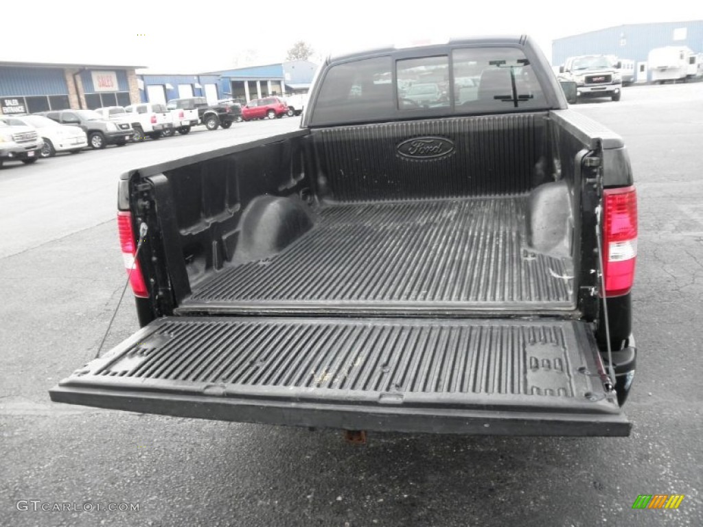 2005 F150 STX SuperCab 4x4 - Black / Medium Flint Grey photo #15