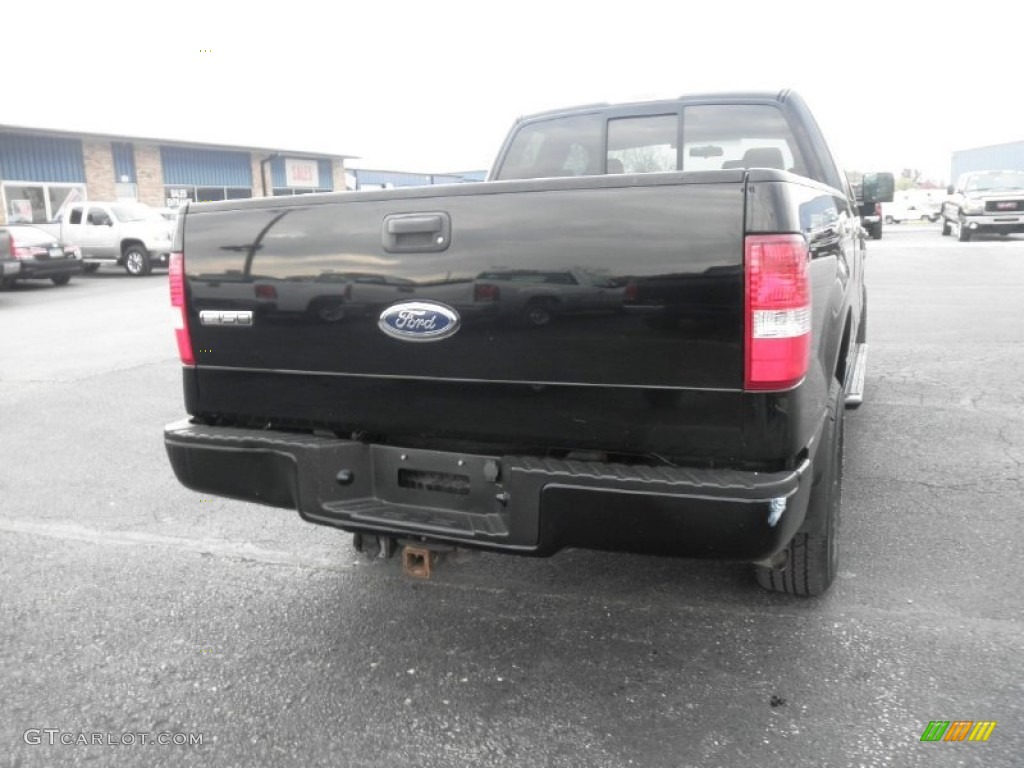 2005 F150 STX SuperCab 4x4 - Black / Medium Flint Grey photo #16