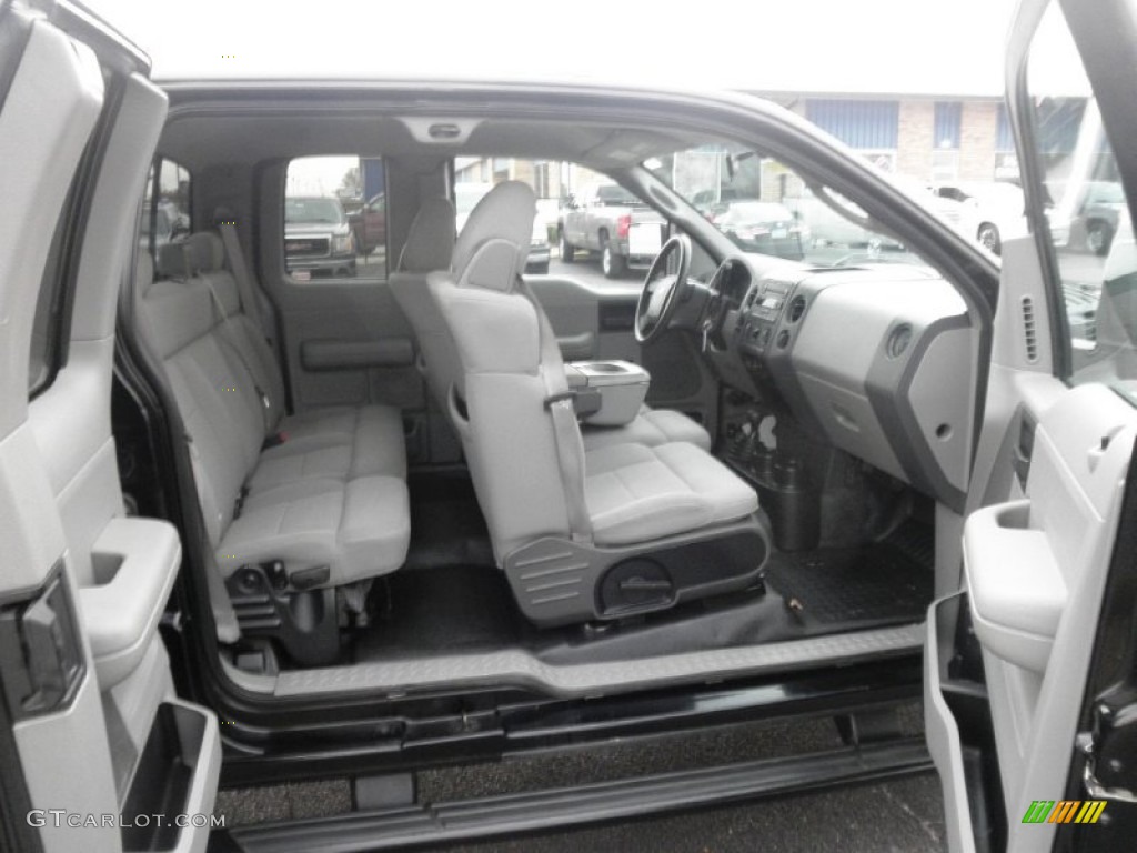 2005 F150 STX SuperCab 4x4 - Black / Medium Flint Grey photo #17