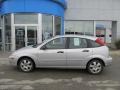 2002 CD Silver Metallic Ford Focus ZX5 Hatchback  photo #4