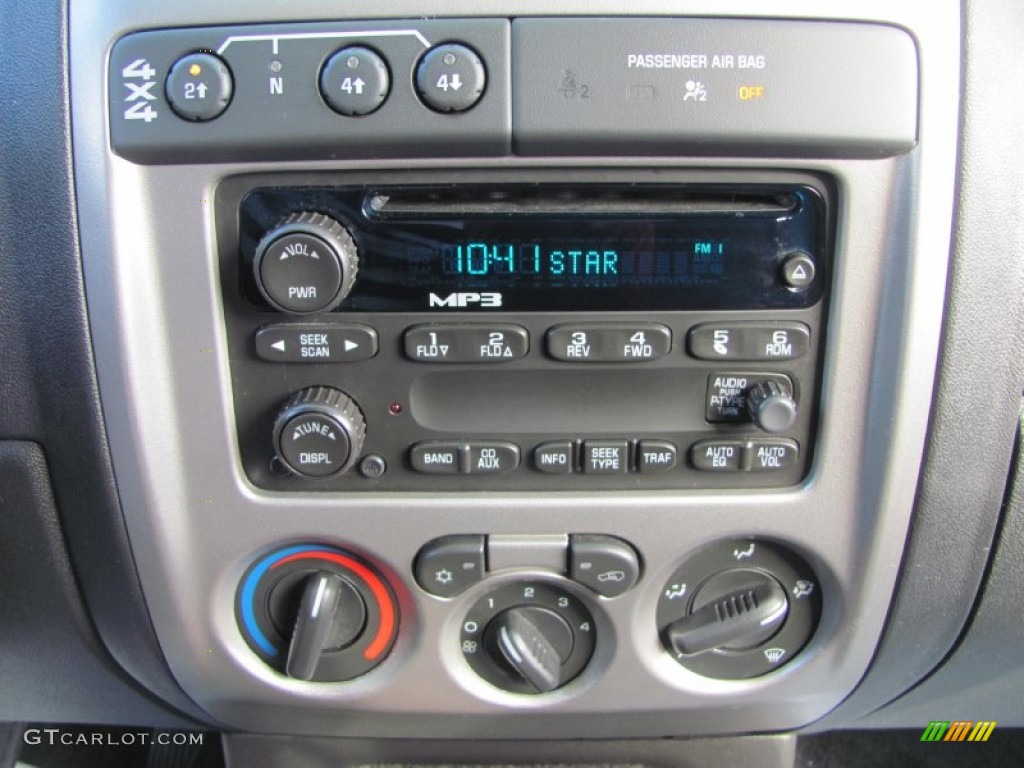 2007 GMC Canyon SLE Crew Cab 4x4 Controls Photo #55723270