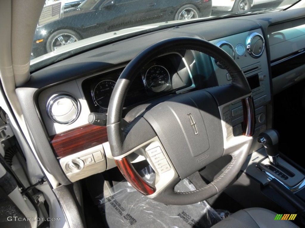 2008 MKZ Sedan - Dune Pearl Metallic / Light Stone photo #4