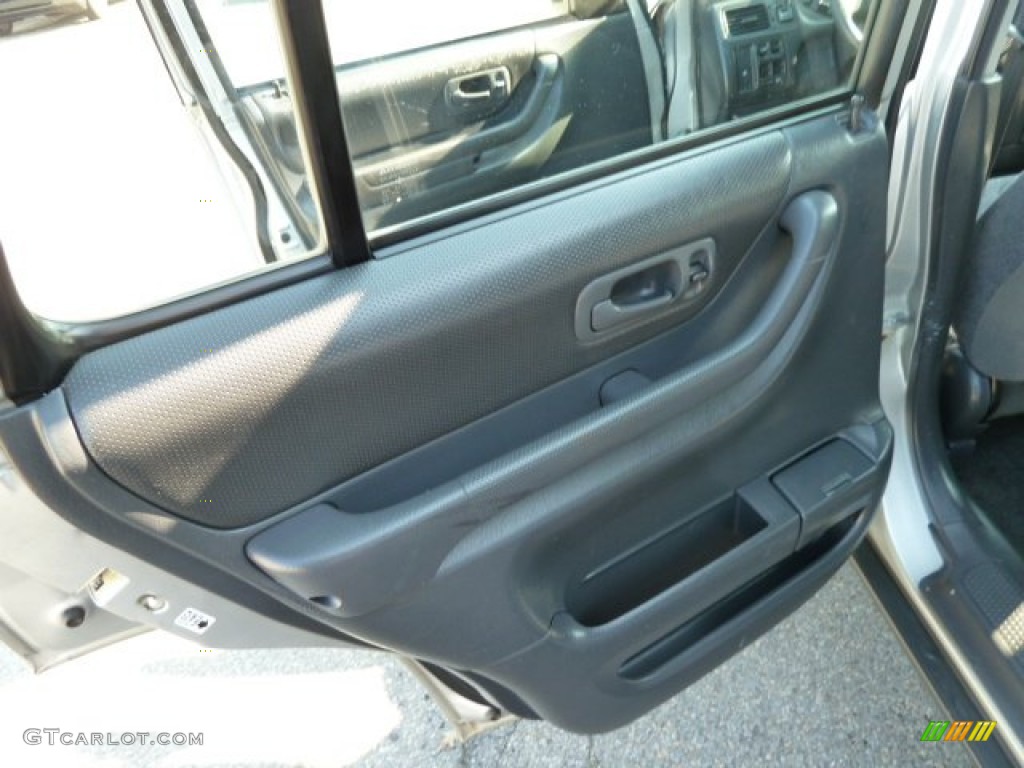 1999 CR-V LX 4WD - Sebring Silver Metallic / Charcoal photo #13
