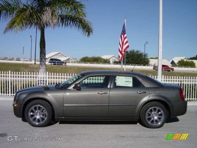 2008 300 Limited - Dark Titanium Metallic / Dark Slate Gray photo #3