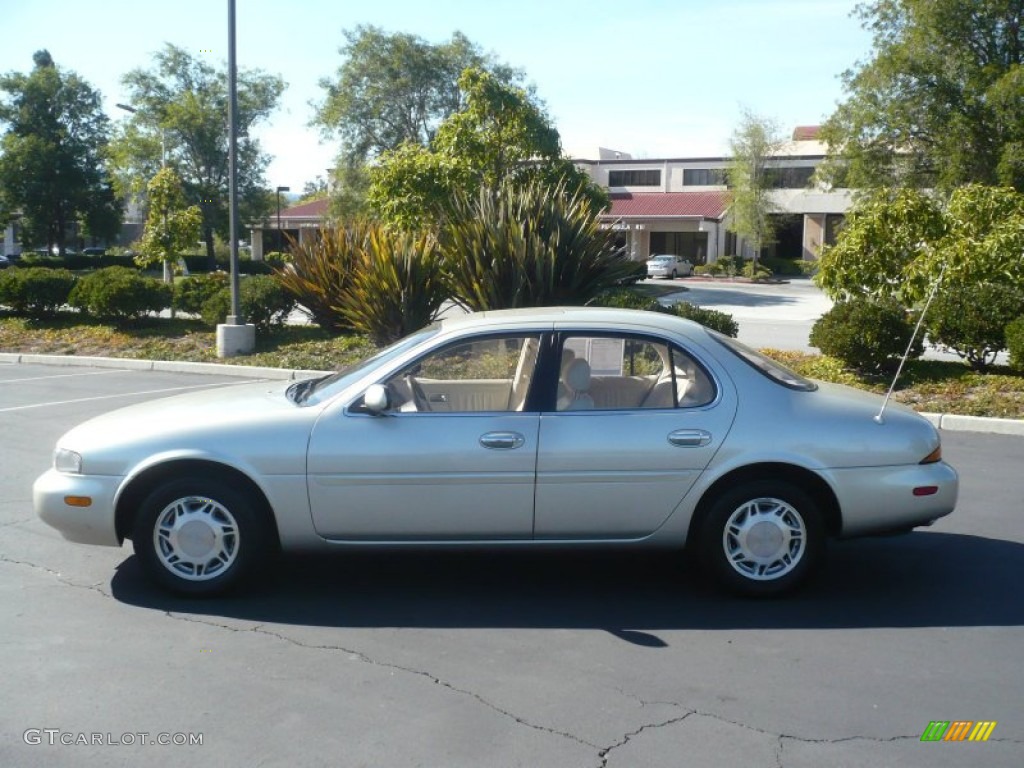 1993 J 30 - Beige Metallic / Beige photo #4