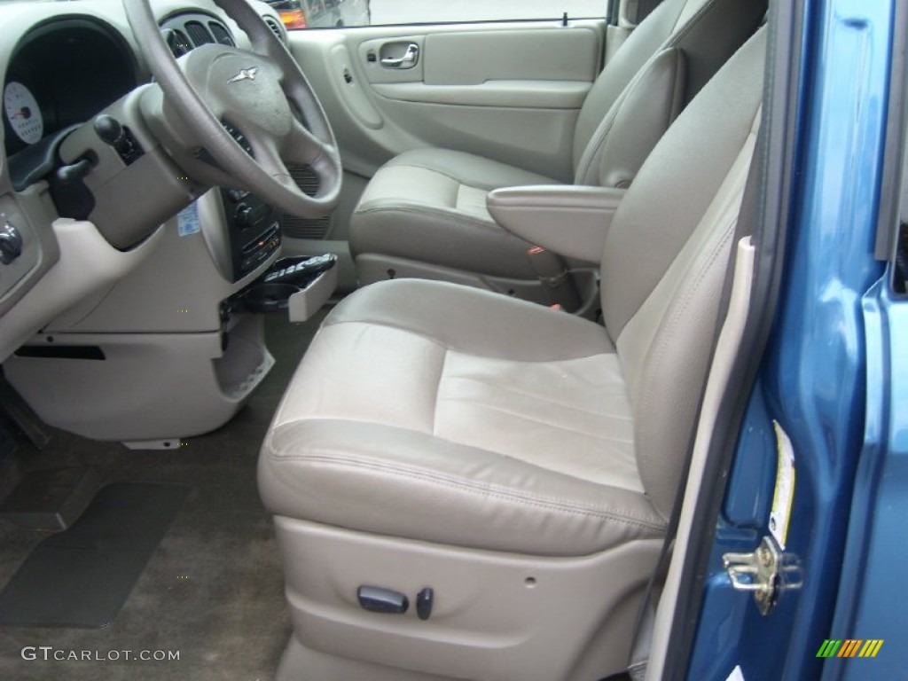 Dark Khaki/Light Graystone Interior 2005 Chrysler Town & Country Touring Photo #55734945
