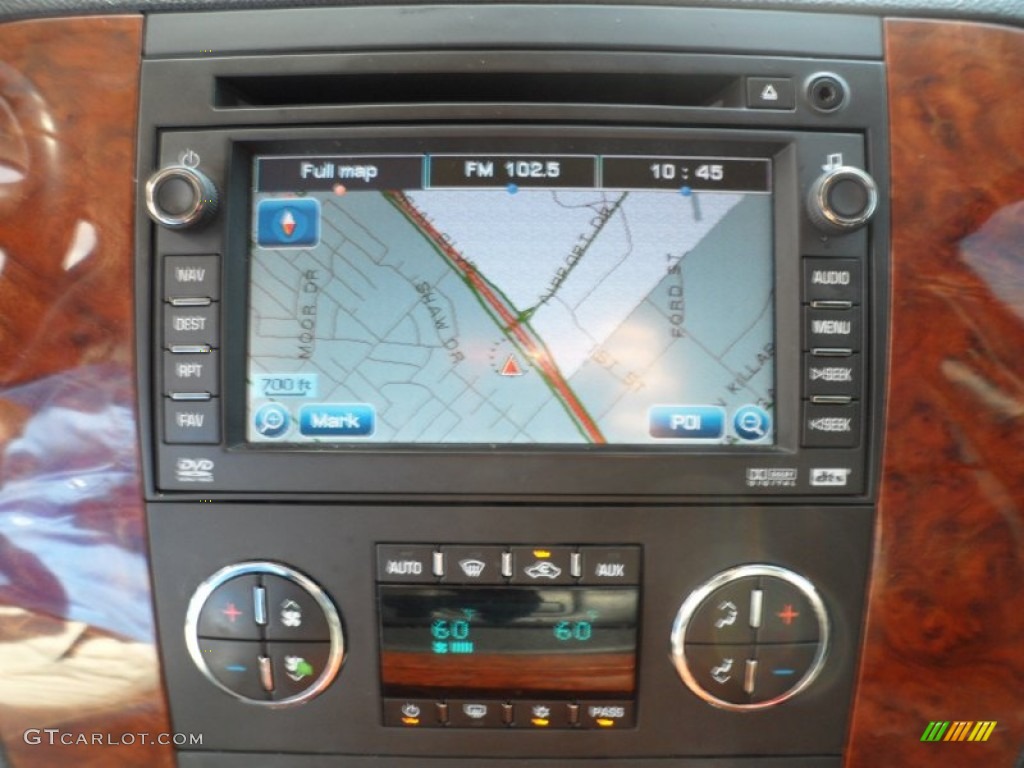 2007 Chevrolet Suburban 1500 LTZ Navigation Photos