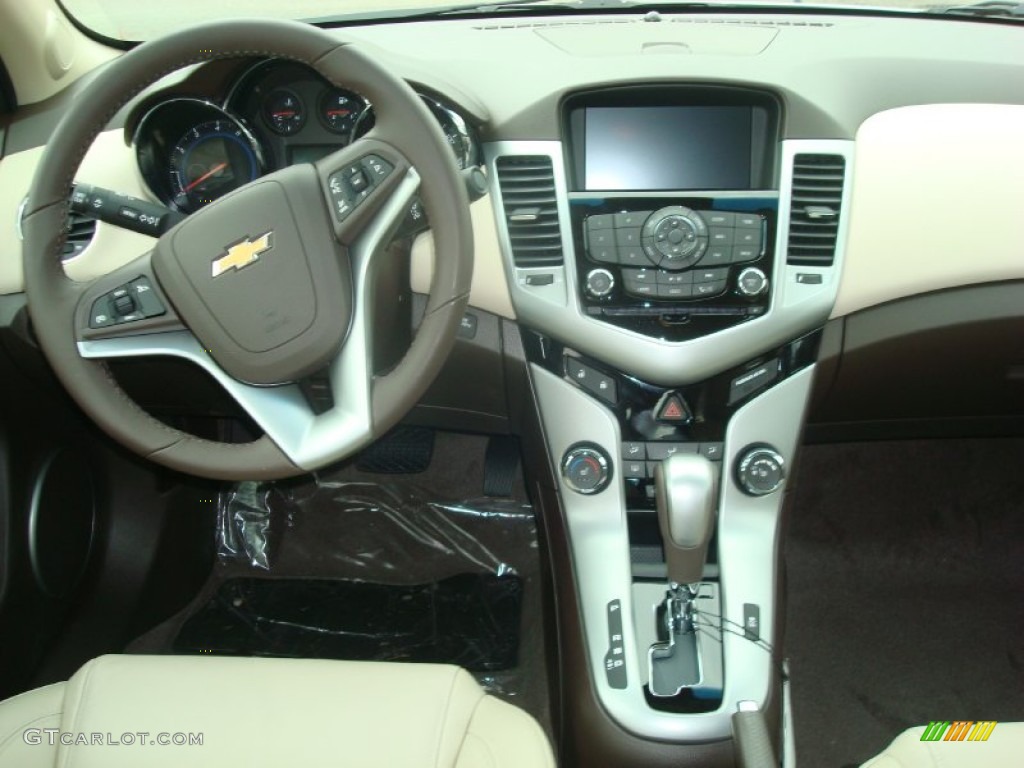 2012 Chevrolet Cruze LT Cocoa/Light Neutral Dashboard Photo #55740419