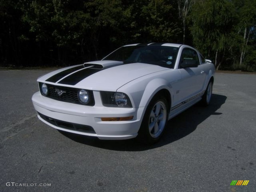 2008 Mustang GT Premium Coupe - Performance White / Dark Charcoal photo #1