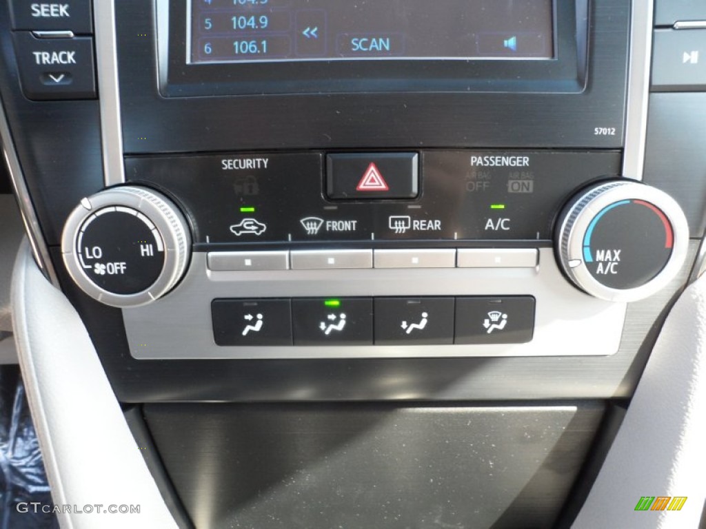 2012 Toyota Camry LE Controls Photo #55740888