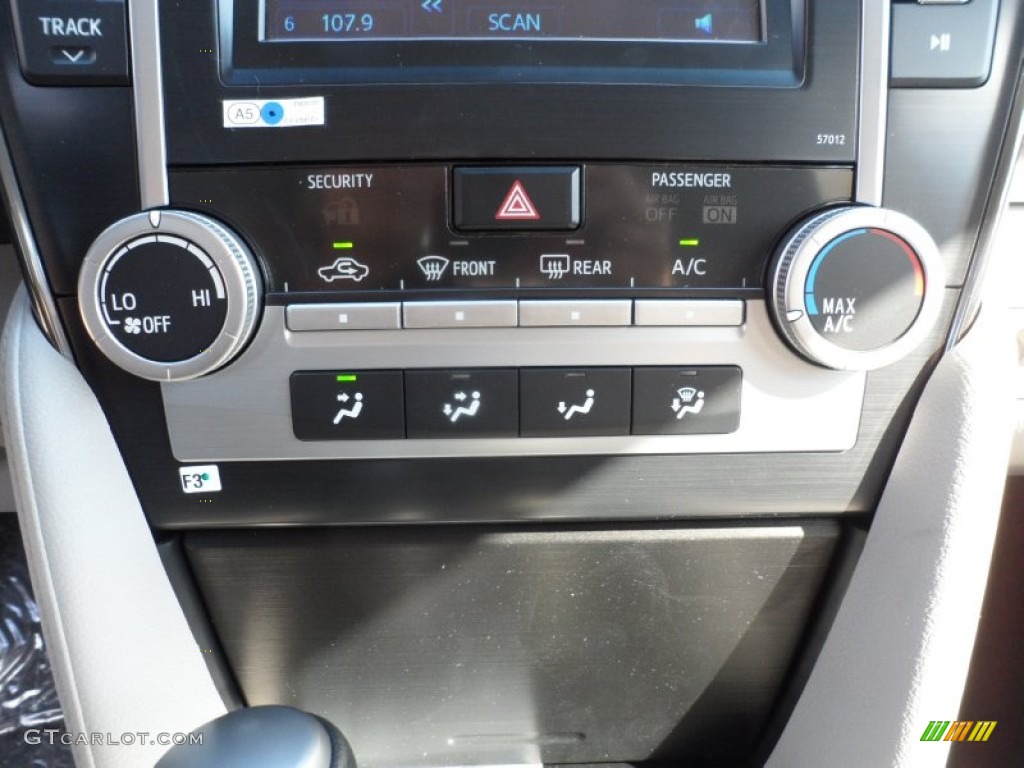2012 Toyota Camry LE Controls Photo #55741203