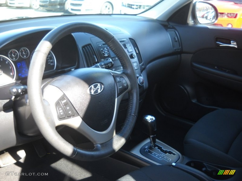 2009 Elantra Touring - Quicksilver / Black photo #9