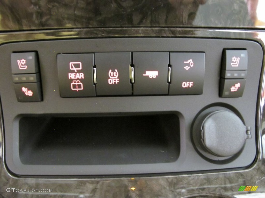 2012 GMC Acadia Denali Controls Photo #55746720
