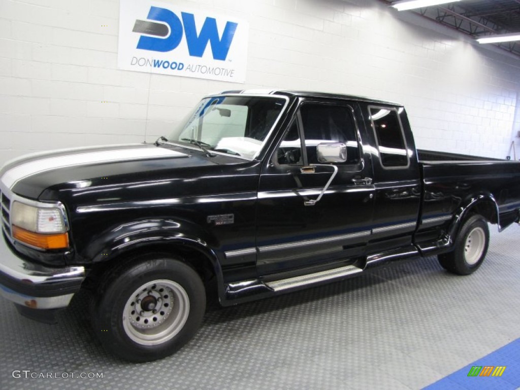1995 F150 XLT Extended Cab - Black / Gray photo #2