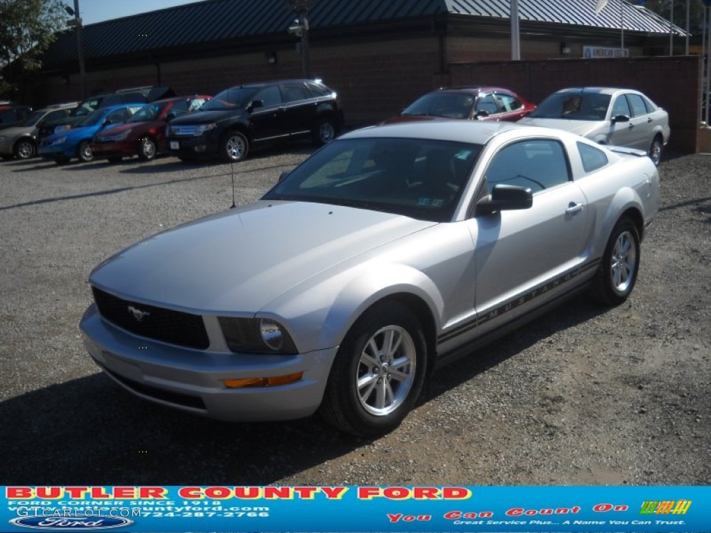 2007 Mustang V6 Deluxe Coupe - Satin Silver Metallic / Dark Charcoal photo #15