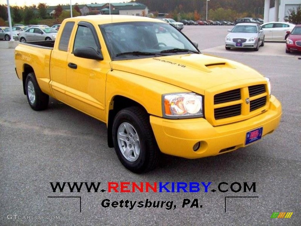 2006 Dakota SLT Club Cab - Solar Yellow / Medium Slate Gray photo #1