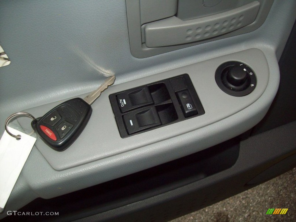 2006 Dakota SLT Club Cab - Solar Yellow / Medium Slate Gray photo #5