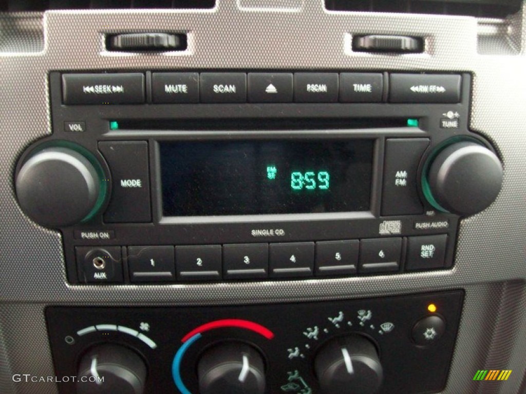 2006 Dodge Dakota SLT Club Cab Audio System Photo #55753959