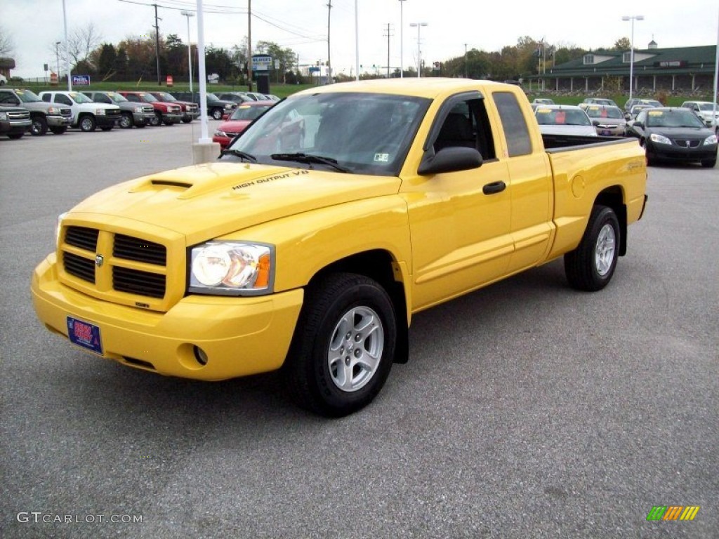 2006 Dakota SLT Club Cab - Solar Yellow / Medium Slate Gray photo #10