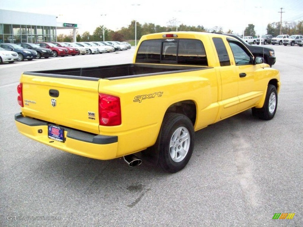 2006 Dakota SLT Club Cab - Solar Yellow / Medium Slate Gray photo #11