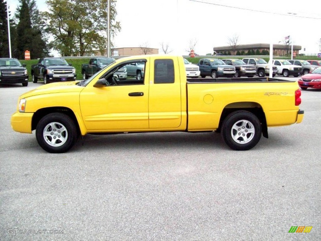 2006 Dakota SLT Club Cab - Solar Yellow / Medium Slate Gray photo #12