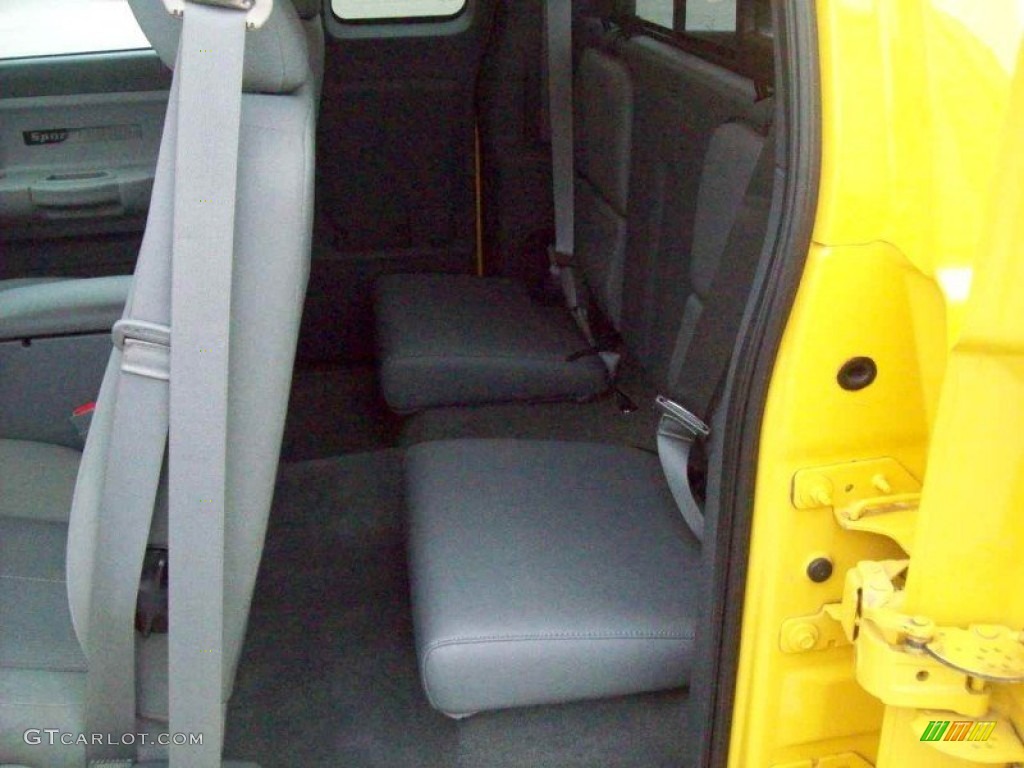 2006 Dakota SLT Club Cab - Solar Yellow / Medium Slate Gray photo #20
