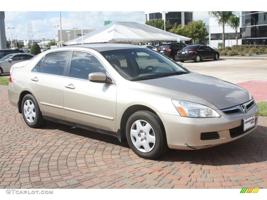 2006 Accord LX Sedan - Desert Mist Metallic / Ivory photo #4